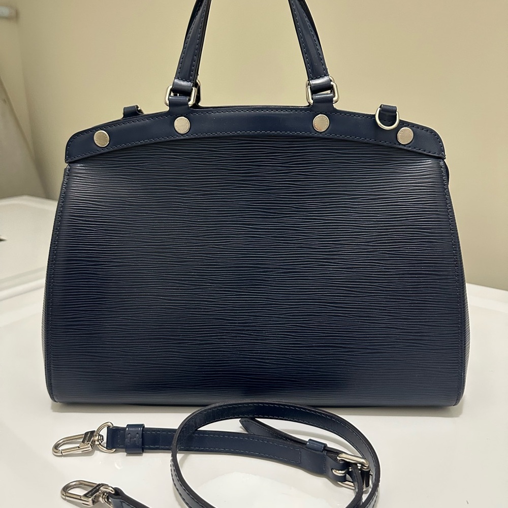 Louis Vuitton Brea MM epi leather blue